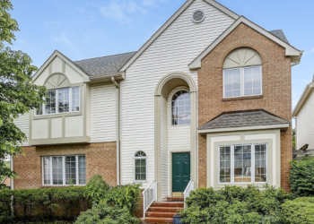 The condo at 62 Clarken Drive is worth $600,000