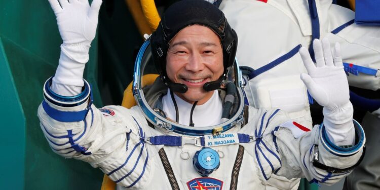 Japanese billionaire Maezawa cancels the plan to fly over the moon
