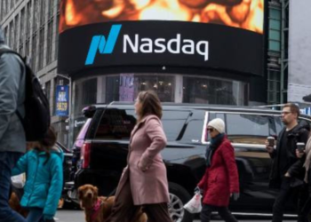Blue-chip stocks are pulling back while the tech sector leads the surge, affecting major indices like the Nasdaq 100, Dow Jones, and S&P 500