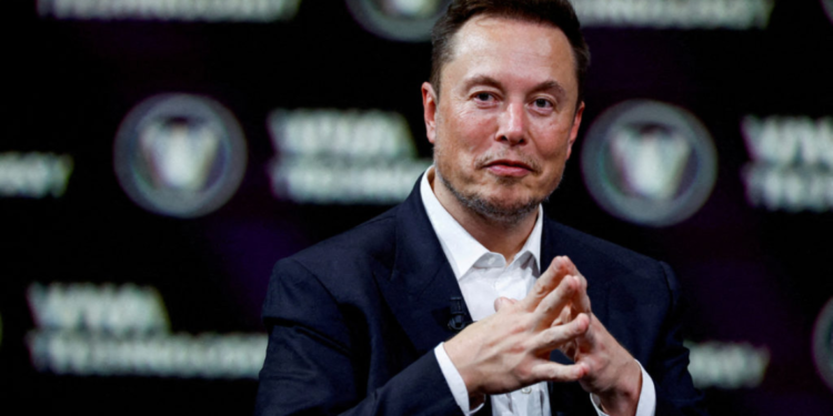 Without explaining, Elon Musk withdraws his lawsuit against OpenAI, the company that makes ChatGPT