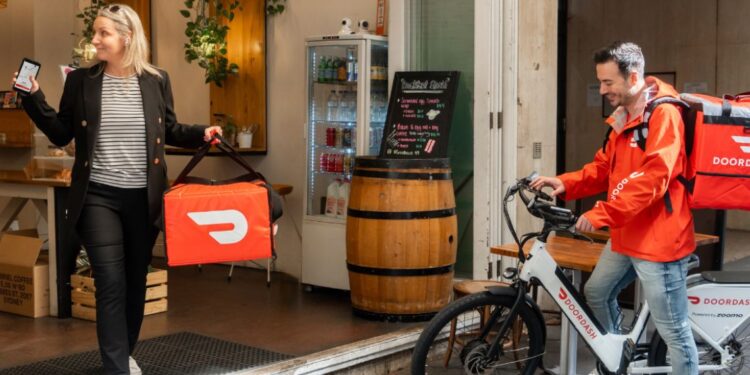 Chief Business Officer of DoorDash Inc. Keith Yandell Sells 12,088 Shares