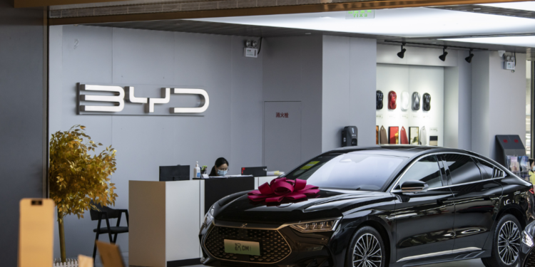 The testing of automated driving technology on Chinese roads is approved for BYD and NIO