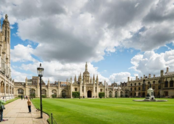 Falling numbers of international students put UK Universities at danger