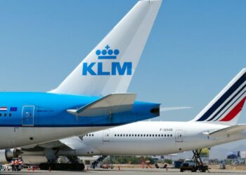 CEO of Air France-KLM lashes out at major Paris airport for lack of jet parking