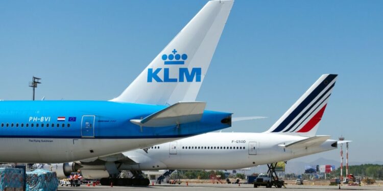 CEO of Air France-KLM lashes out at major Paris airport for lack of jet parking