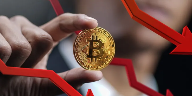 As $245 million in cryptocurrency longs are liquidated, the price of Bitcoin drops