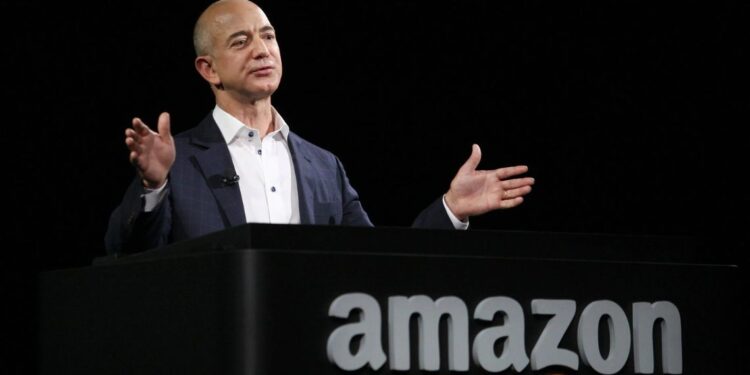 Charlie Munger praises bezos but declines amazon investment: “Too Complicated”