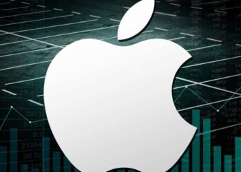 AAPL: Apple stock soars to record high as it passes unprecedented $3.5 trillion in shares