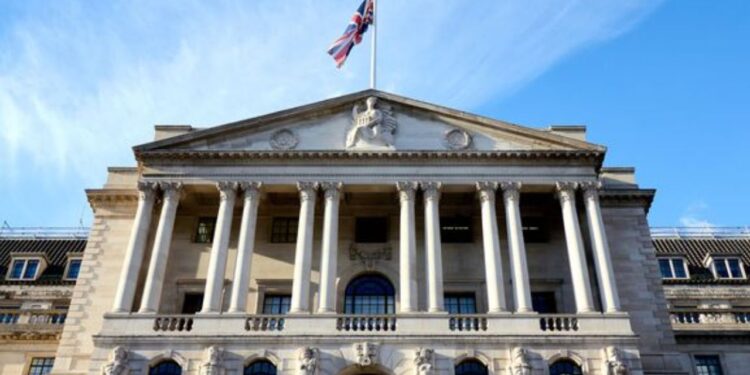 UK Interest Rates Fall for First Time in Over 4 Years