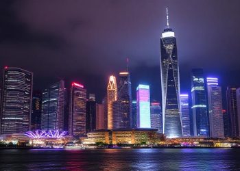 Hong Kong Asks Insurers to Return Investing Roles From Singapore