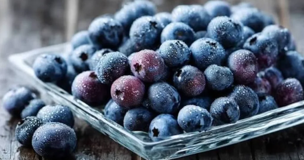 10 foods doctors recommend eating daily for better heart, brain, and gut health