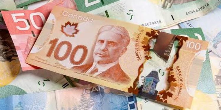 Canadian Dollar climbs to one-month highs