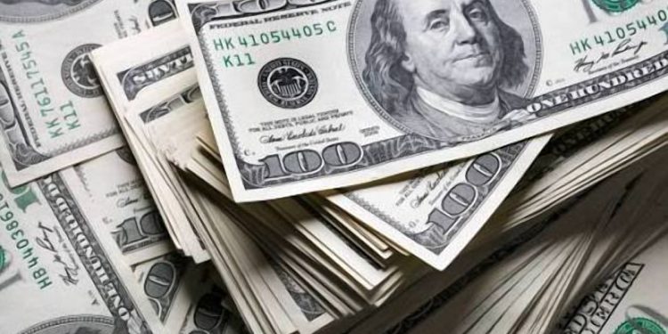 Dollar treads water as Middle East